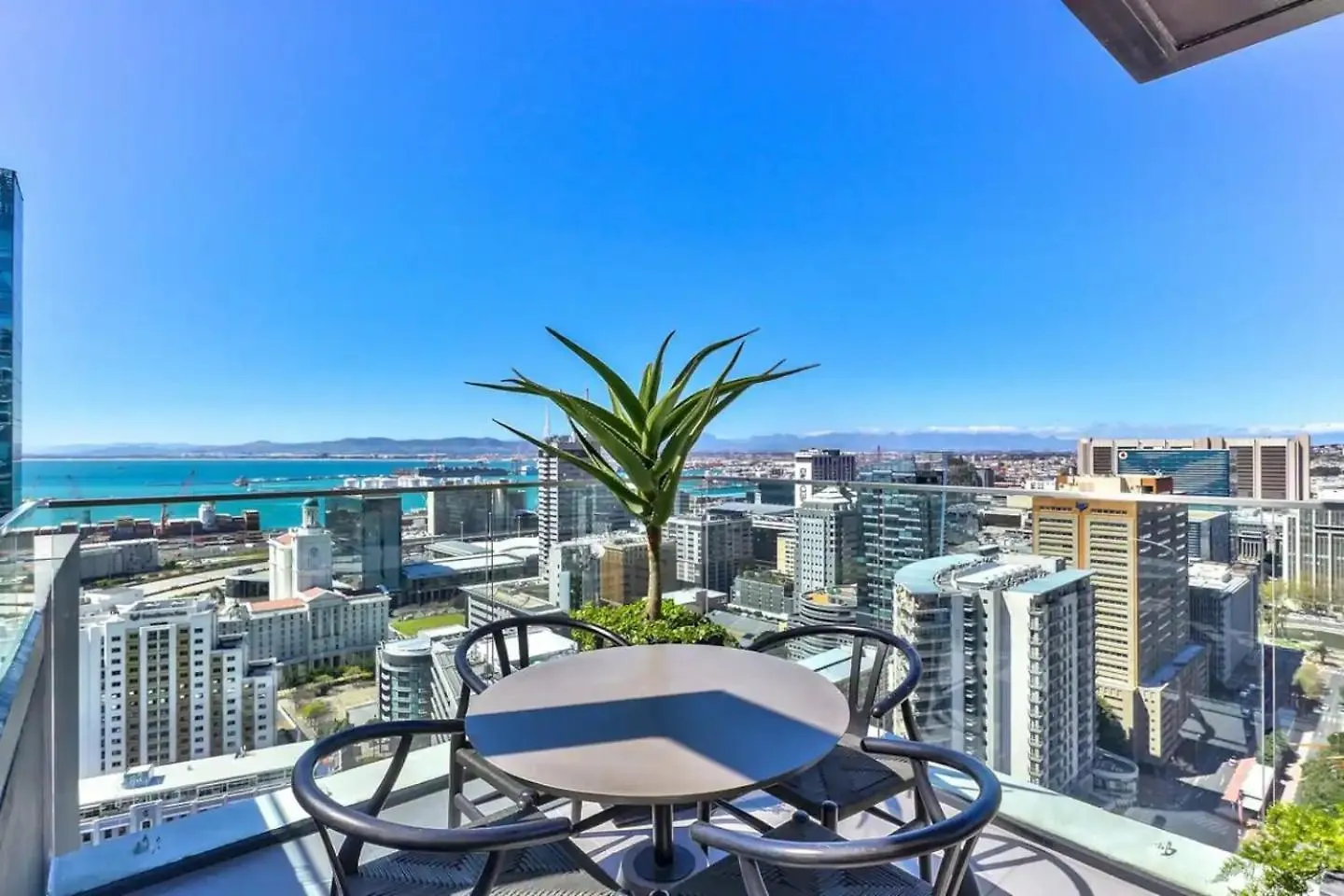 アパート 2505 Studio In Central Cape Town, Wi-Fi, Pool, Free Parking